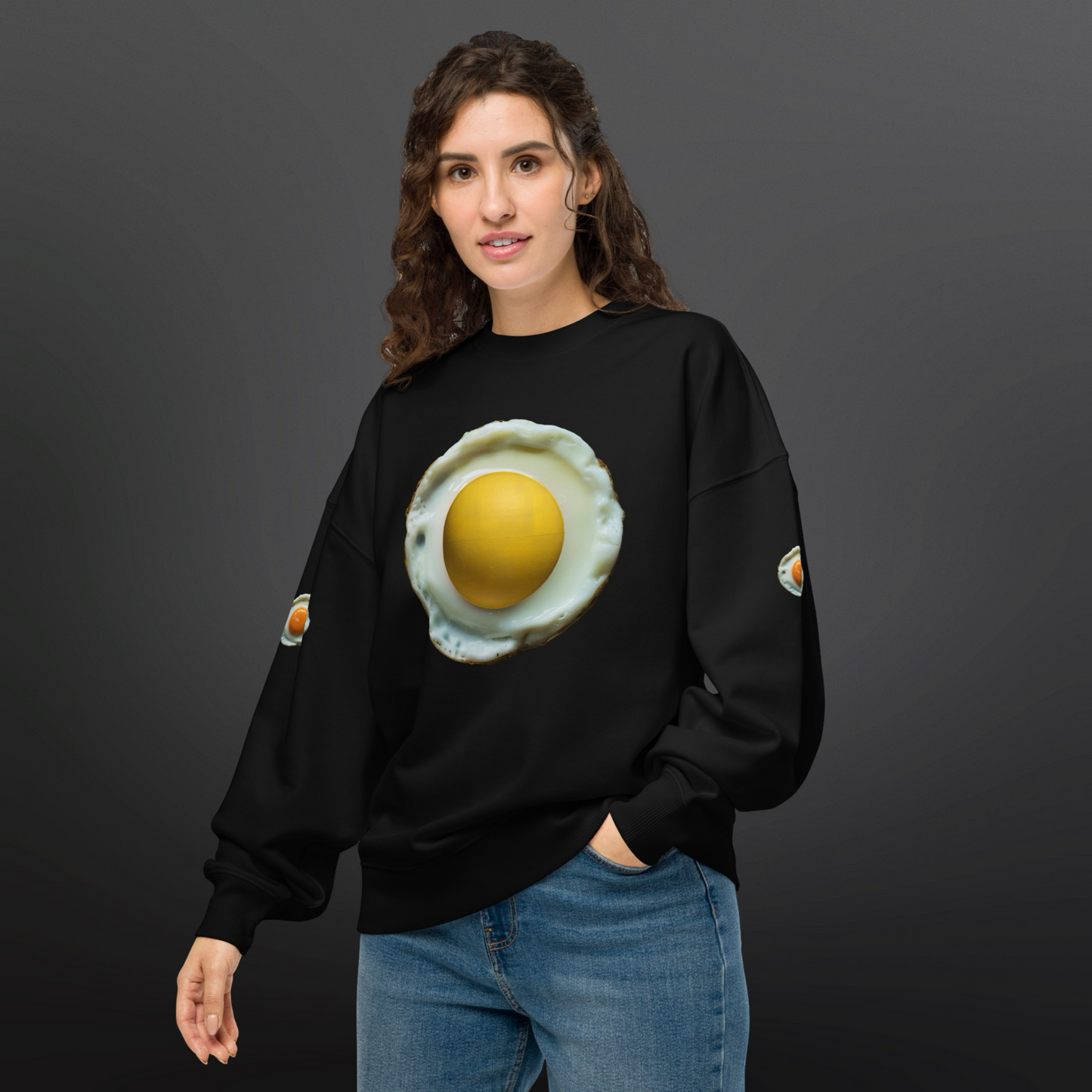 3WD "COOK" BLACK FRIED EGG OVERSIZED SWEATSHIRT