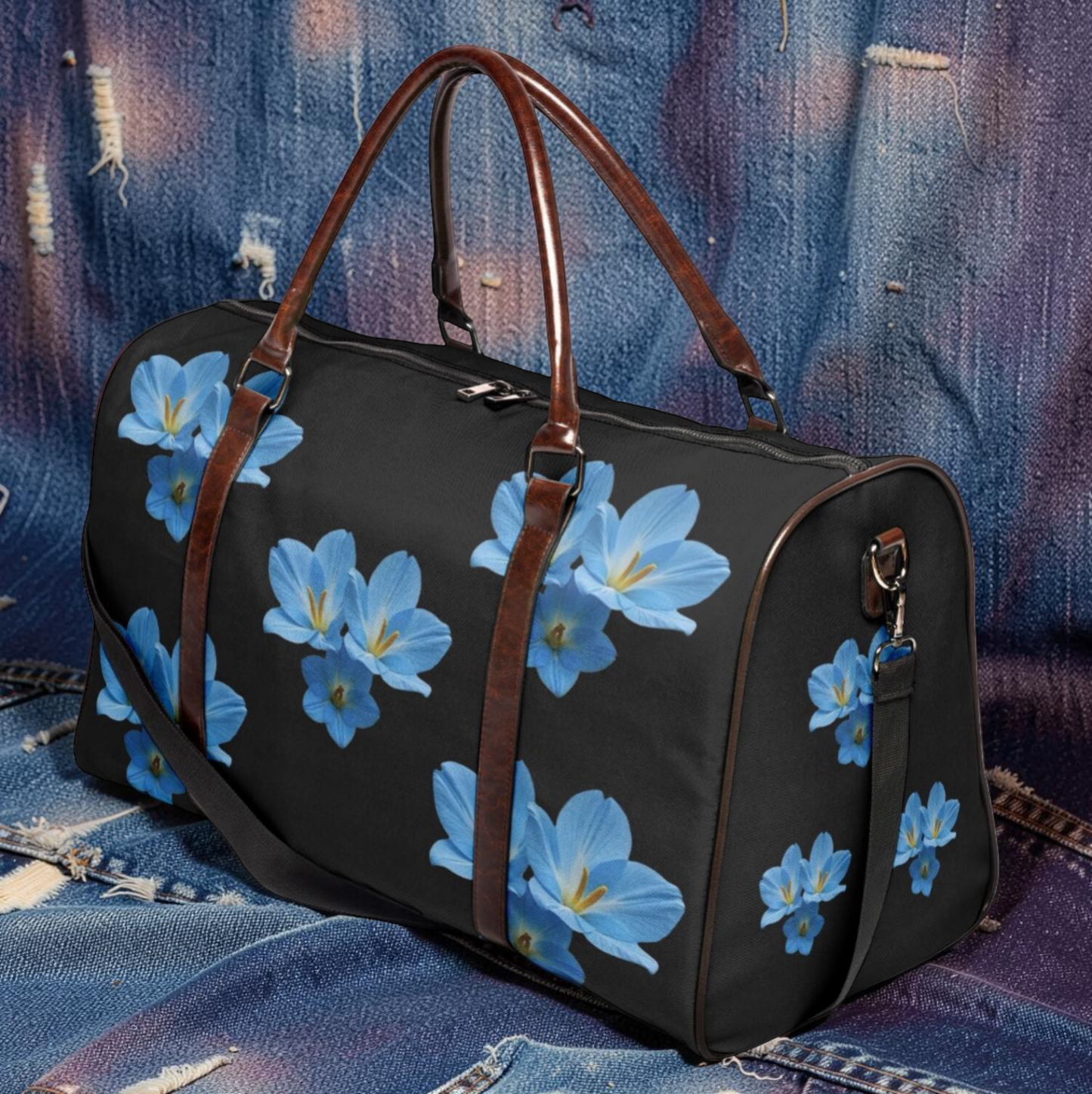 B\LEU FLOWER DUFFLE BAG